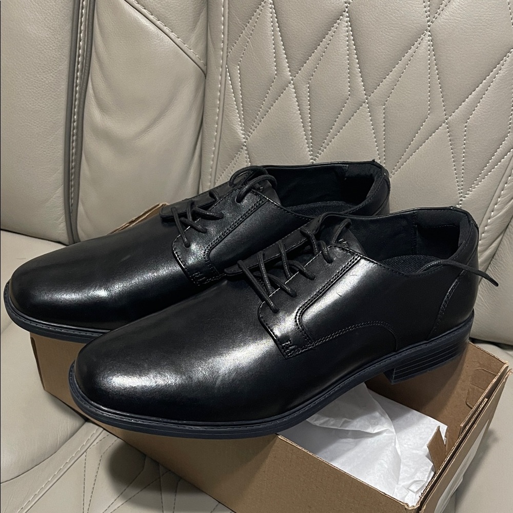 Hush Puppies Men's Black Leather Lace-Up Derby - Picture 2 of 9